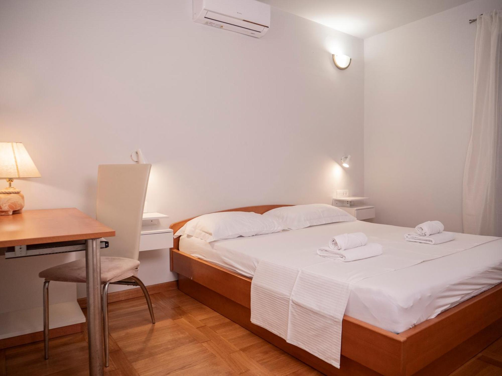 Apartment Jelka- Center Of Hvar Town Exterior photo